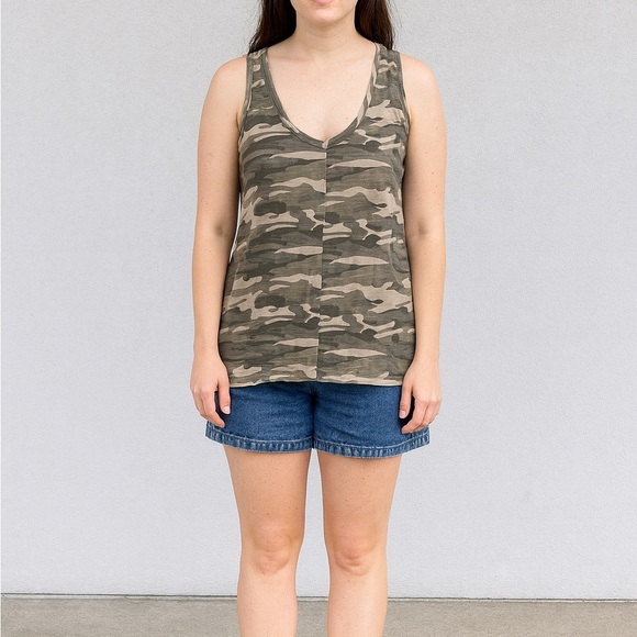Caslon Size Large Camouflage Tank Top. - Picture 1 of 7